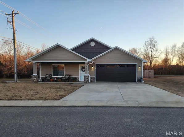 202 Macintosh Ln, Poplar Bluff, MO 63901