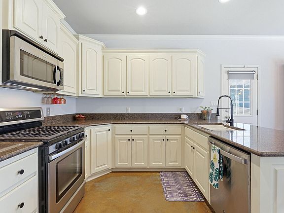 5th image of 2301 Pleasant Forest Dr