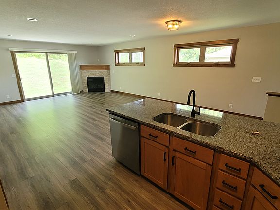 4th image of 1429 Riverside Dr