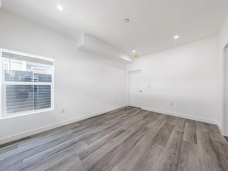 3015 Alsace Ave — Photo 27