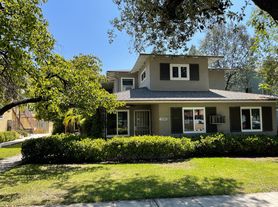 1280 N Altadena Dr, Pasadena, CA