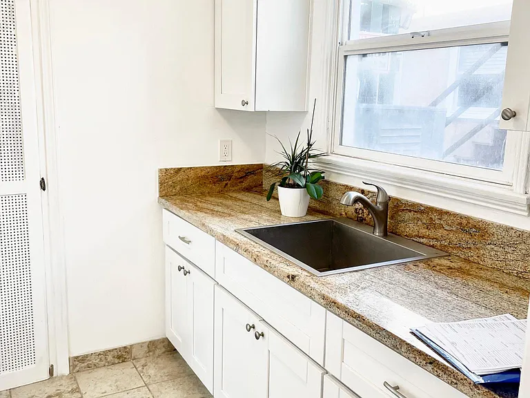 3092 Meade Ave — Photo 4