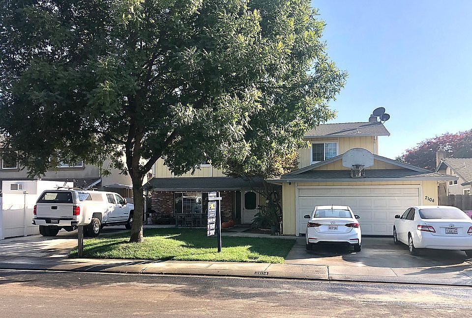 1st image of 2104 Golden Leaf Ct