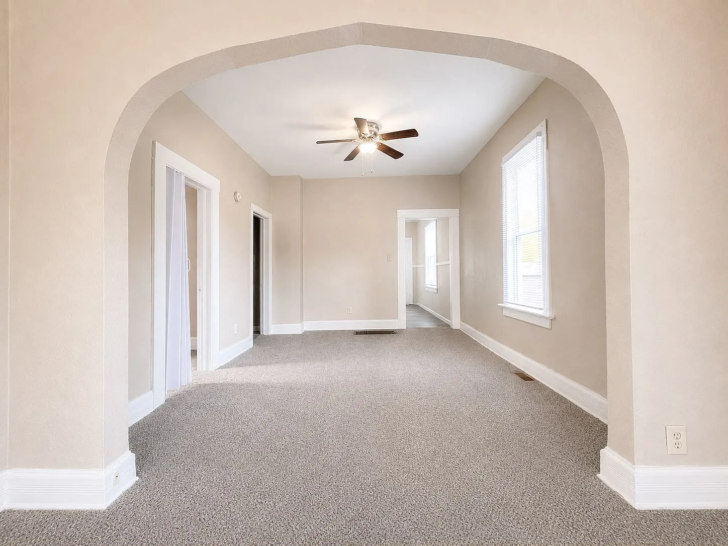 2 bed, 820 sqft, $850 — Photo 2