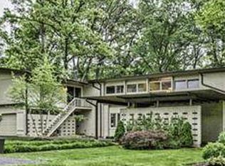 10 Fielding Rd, Saint Louis, MO 63124