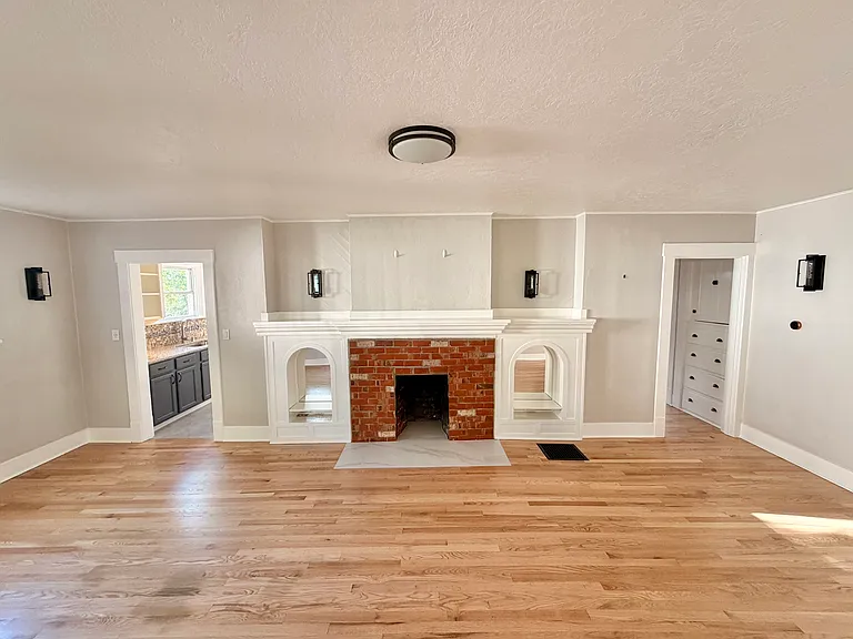 2419 W Regan Ave — Photo 6