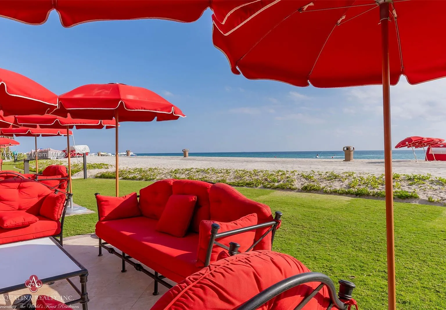 Acqualina Ocean Residence — Photo 2