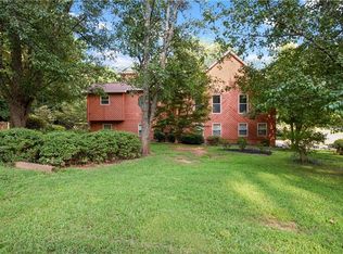 1685 Shadowbrook Dr, Acworth, GA 30102