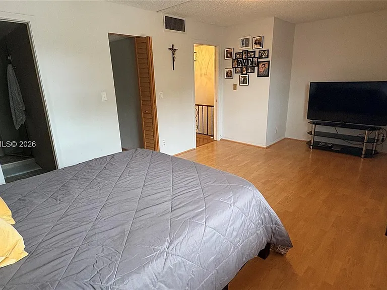 808 NE 27th Ave #808 — Photo 23