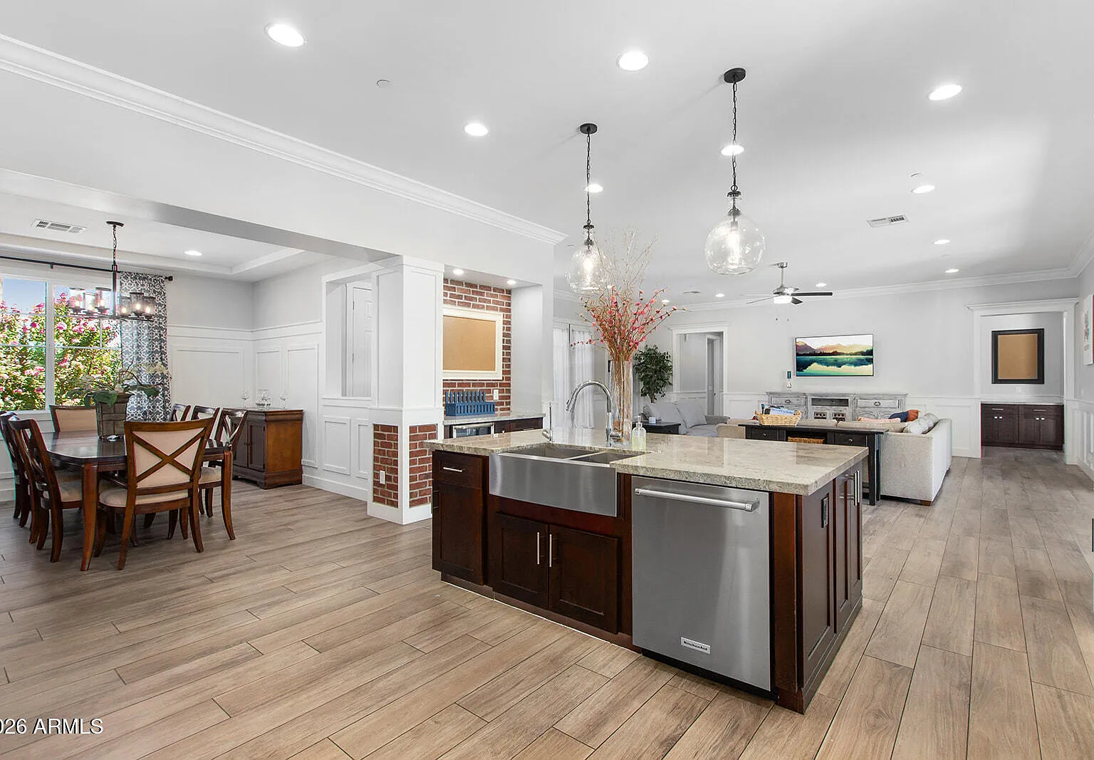 5 bed, 3.5 bath, 3118 sqft, $10,000 — Photo 1
