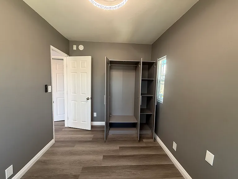 4615 Eugene St — Photo 8