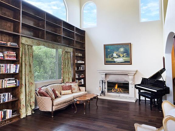 5th image of 4332 Natoma Ave