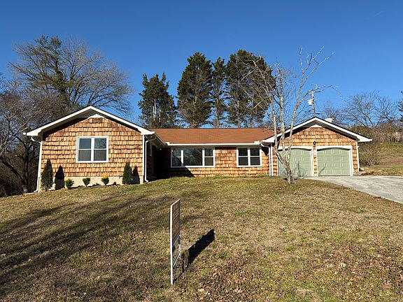 2nd image of 107 Pine Forest Ln