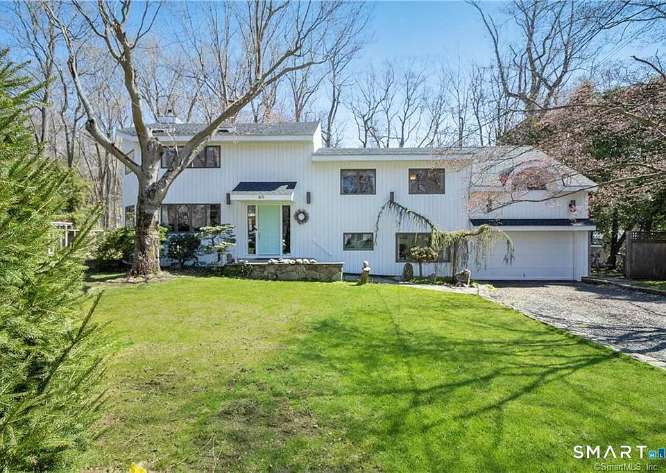 48 Winding Ln