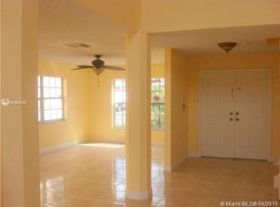 8335 NW 201st Ter, Hialeah, FL 33015