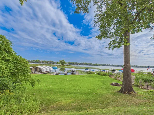 2149 Cardinal Ln, Mound, MN 55364