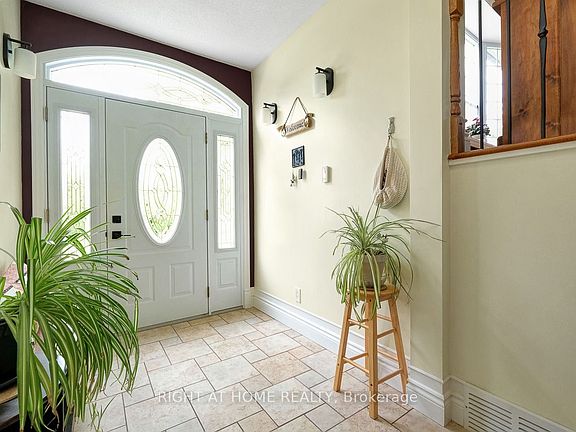 4th image of 300 Maple St