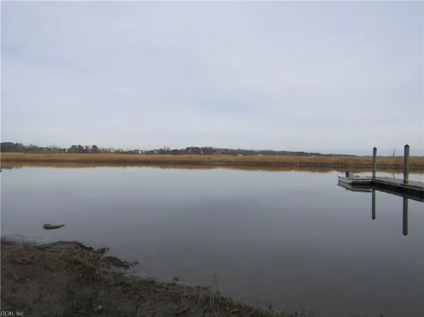 405 S Church St, Smithfield, VA 23430