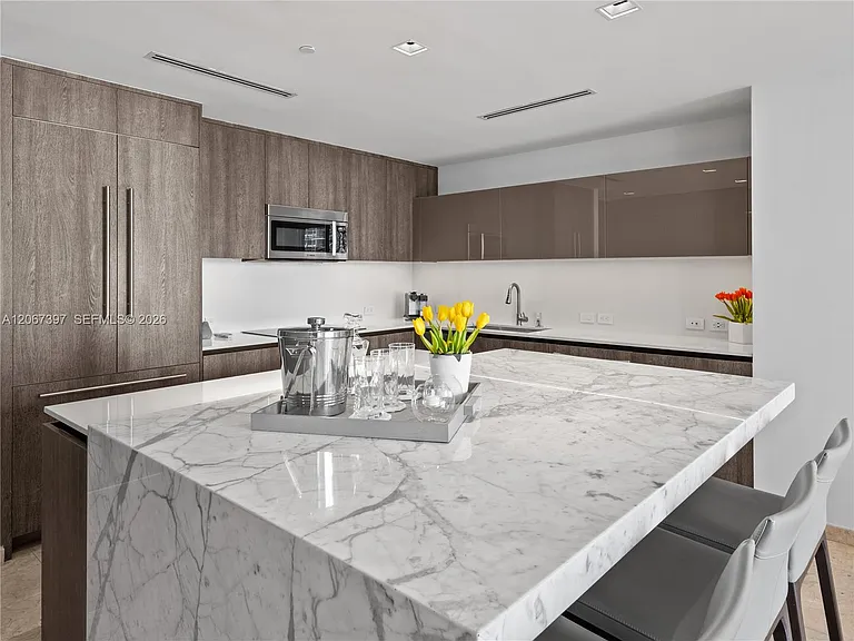88 SW 7th St #3007 — Photo 10