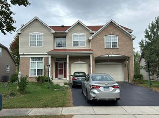 1990 Broadsmore Dr, Algonquin, IL 60102