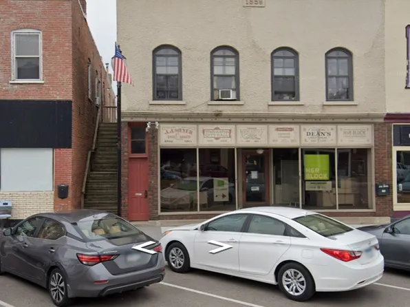 143 Main St W #1/2, Wabasha, MN 55981