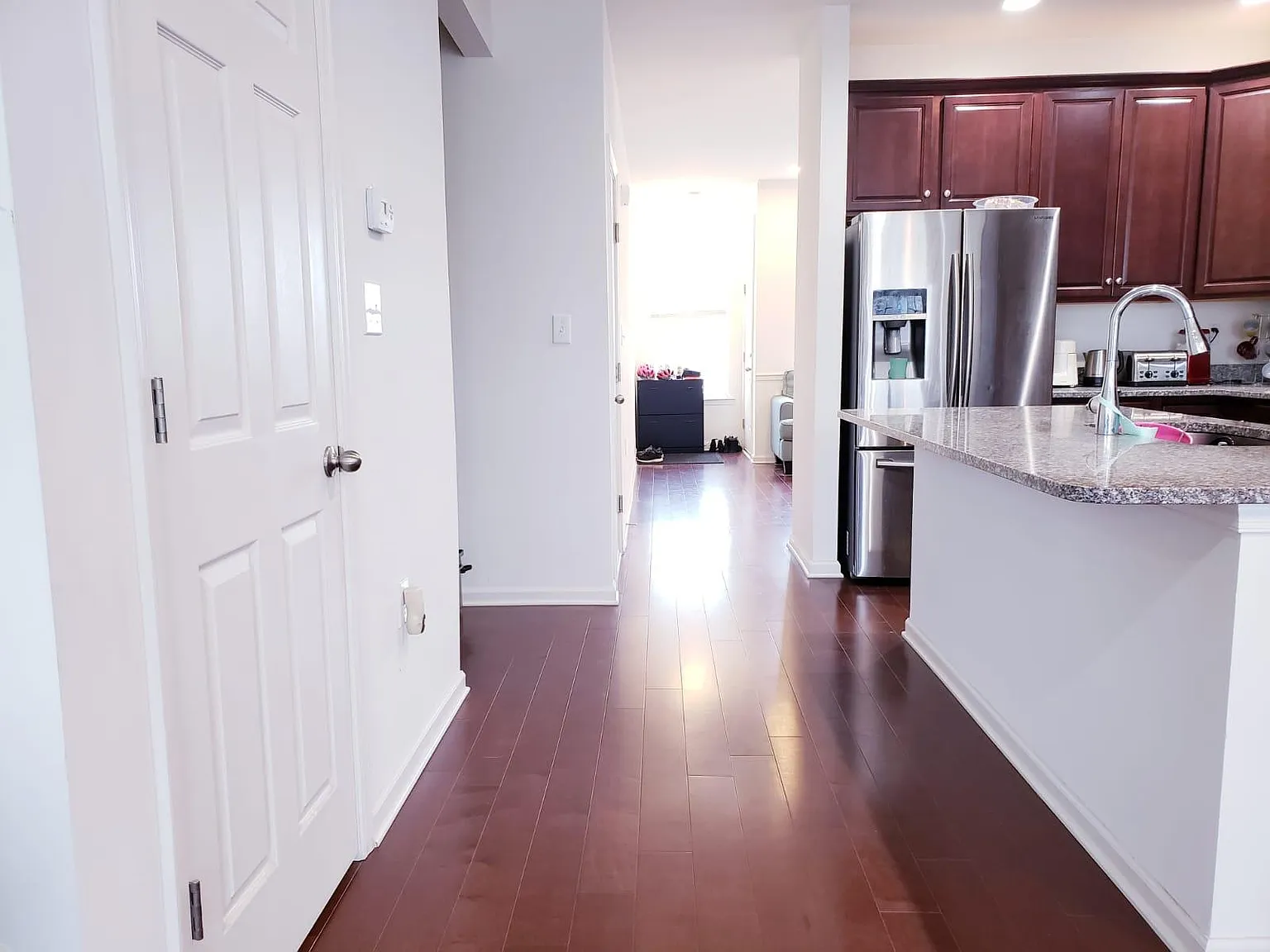 3 bed, 2.5 bath, 2775 sqft, $3,950 — Photo 3