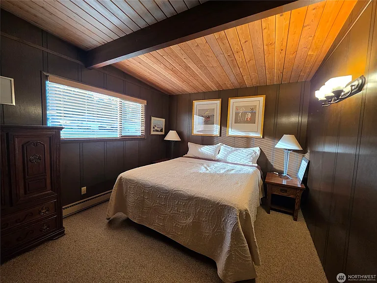 1577 Country Club Dr — Photo 25