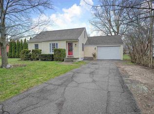 19819 McKishnie St, Clinton Township, MI 48035