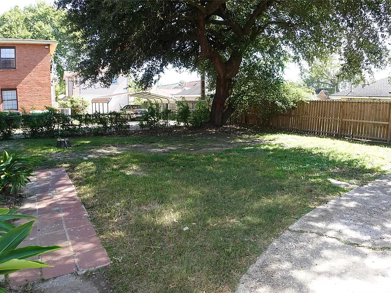 3320 Blodgett St — Photo 12