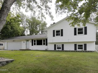 9230 Bunkerhill, Richland, MI 49083