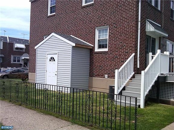 4th image of 2845 S Darien St