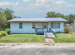 505 Kellett Ave, Schulenburg, TX 78956