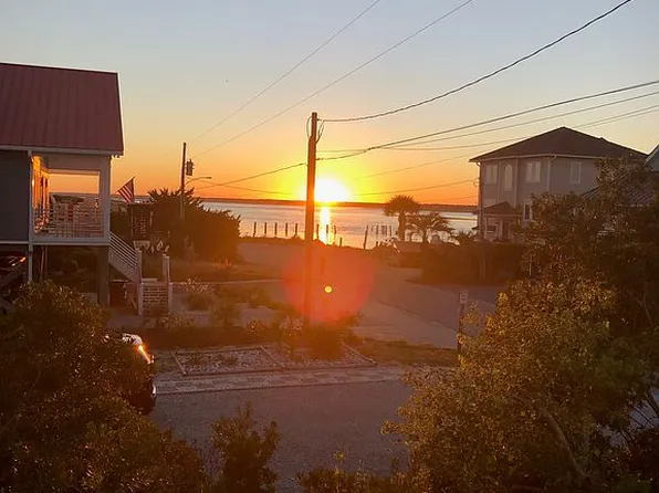 2117 Shoreline Dr, Topsail Beach, NC 28445