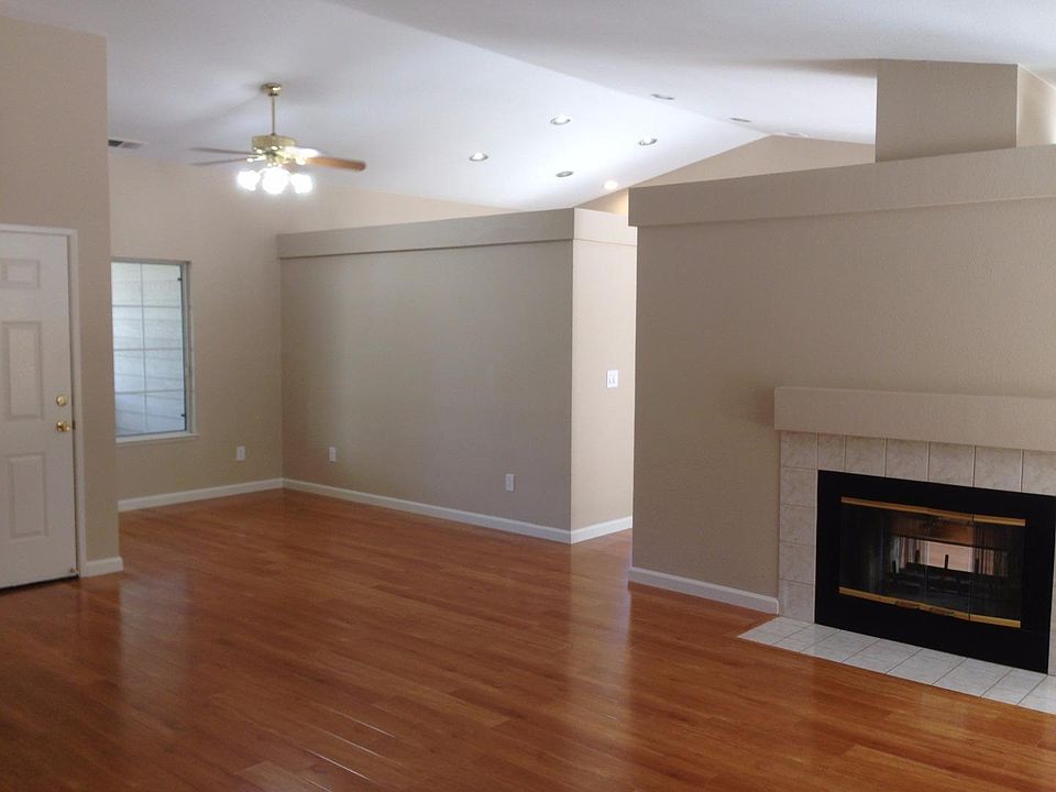 2nd image of 1292 Wagon Way