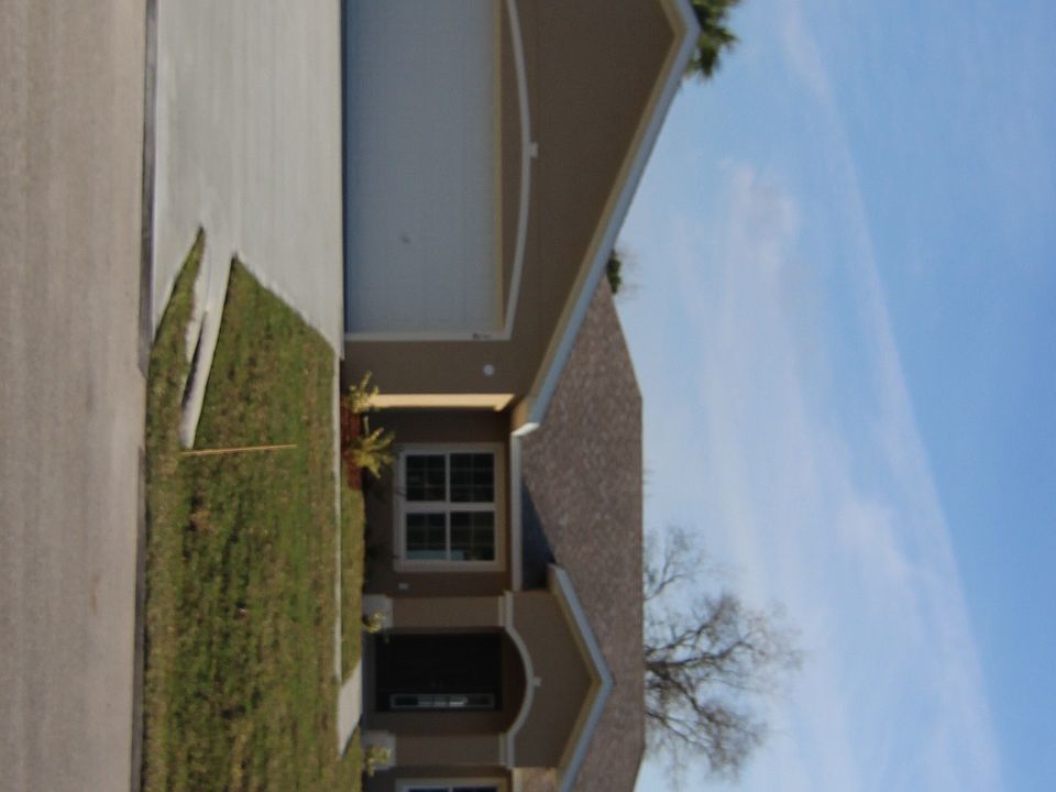 1st image of 10 Bickwick Ln