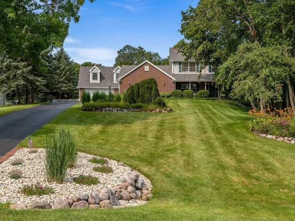 8067 Charissas Pl, Roscoe, IL 61073