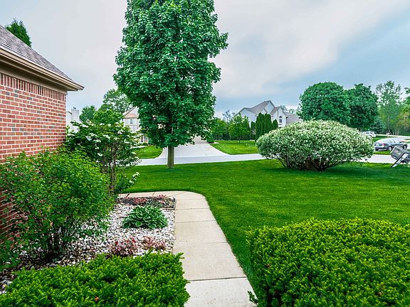 3rd image of 1056 Saint Andrews Ct