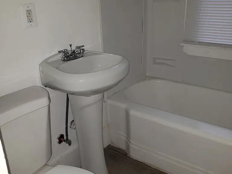 5077 Berkshire St — Photo 5