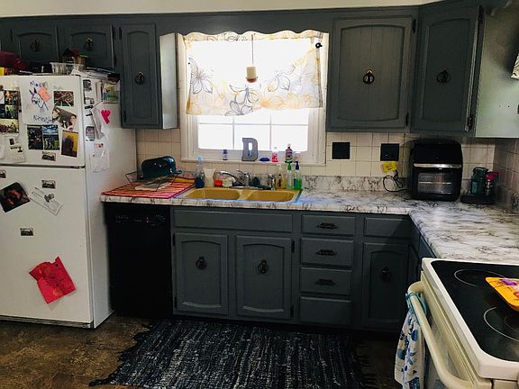 4th image of 409 Lincoln Ln