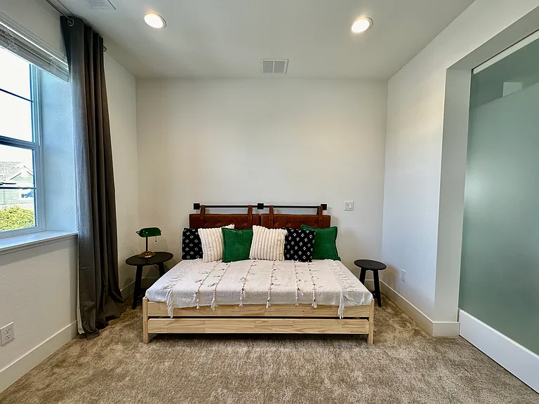 Office/Bedroom 4