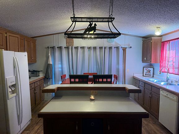4th image of 800 W Davis Ave #37