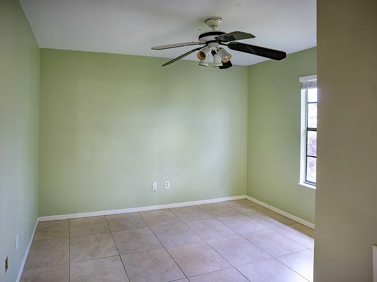 3617 SW Margela St — Photo 10