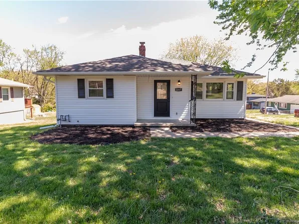 2217 S 28th St, Saint Joseph, MO 64503