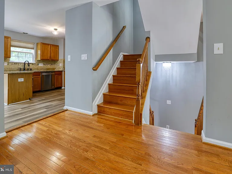 30 Flaxleaf Ct — Photo 6