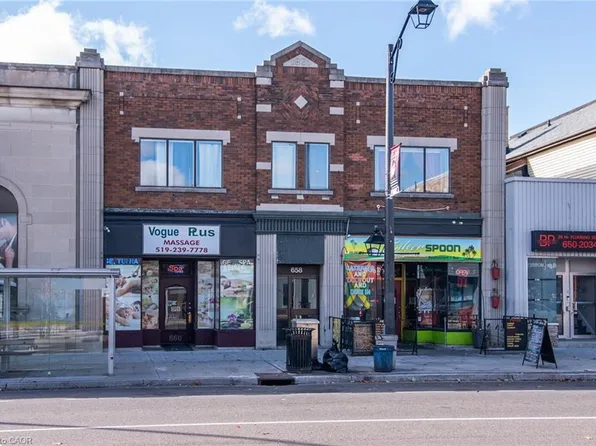 660 King St E, Cambridge, ON N3H 3N6
