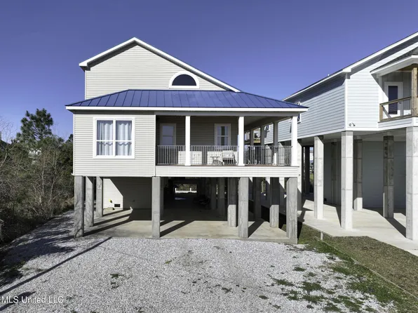 11025 Clleeves St, Bay Saint Louis, MS 39520