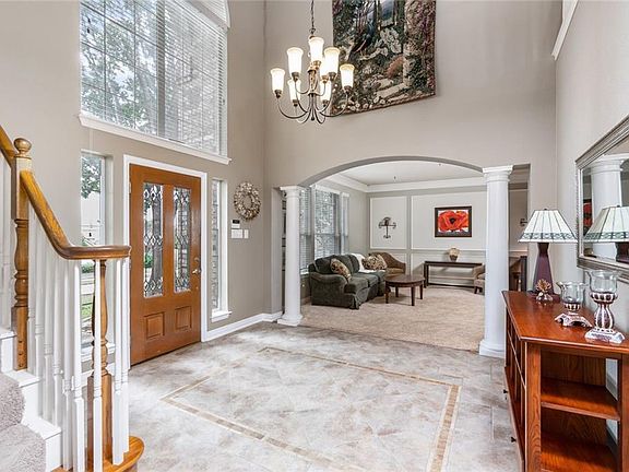 4th image of 2721 Cascade Dr