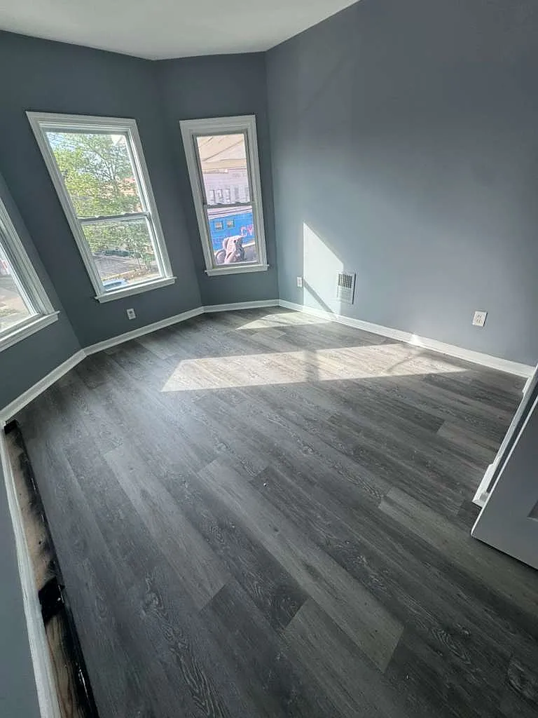 3 bed, 2412 sqft, $2,250 — Photo 2