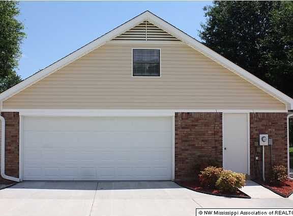 2nd image of 8411 Oakwood Ln