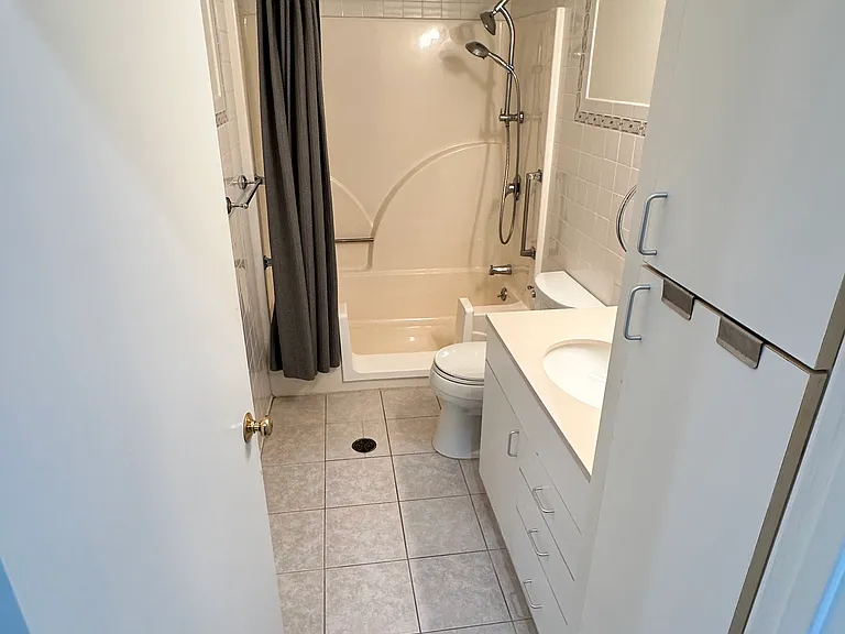 306 S Oak St #A — Photo 10